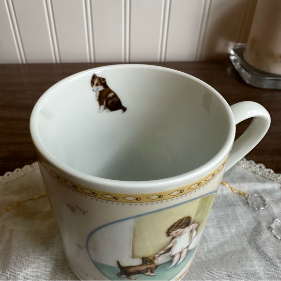 1987 Bessie Pease Gutmann Footed Mug Girl With Dog "THE REWARD" #H1929 - Picture 2 of 6